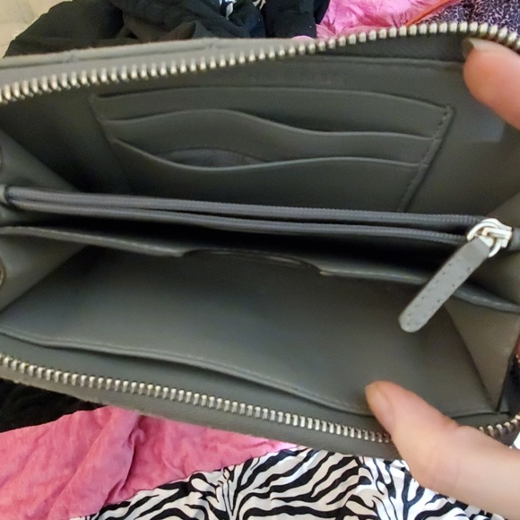 Michael Kors wristlet - Picture 5 of 5